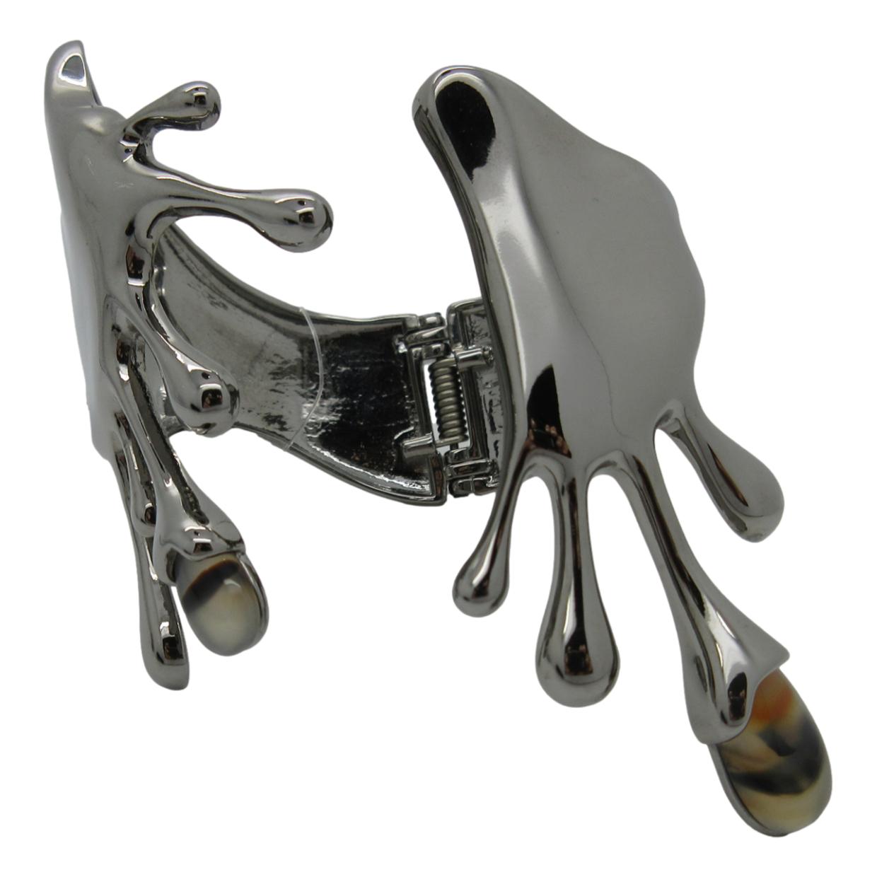 <i>Unique Claw Cuff Bracelet</i><br>Made in Brazil<br>
