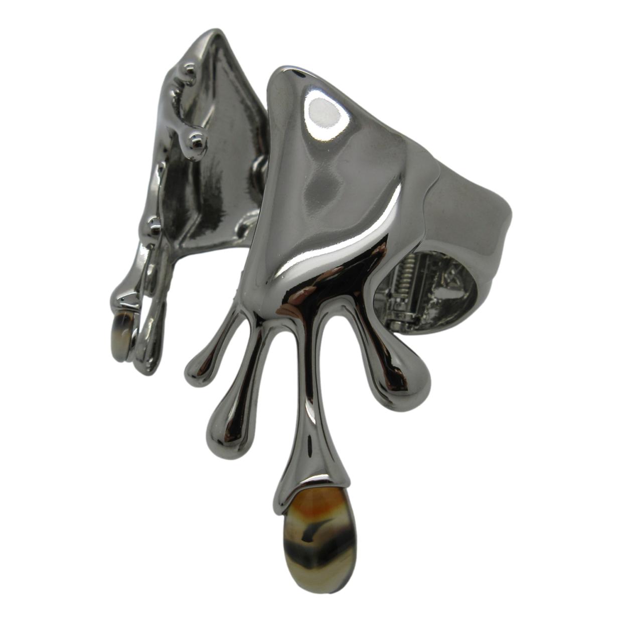 <i>Unique Claw Cuff Bracelet</i><br>Made in Brazil<br>