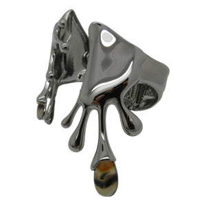<i>Unique Claw Cuff Bracelet</i><br>Made in Brazil<br>