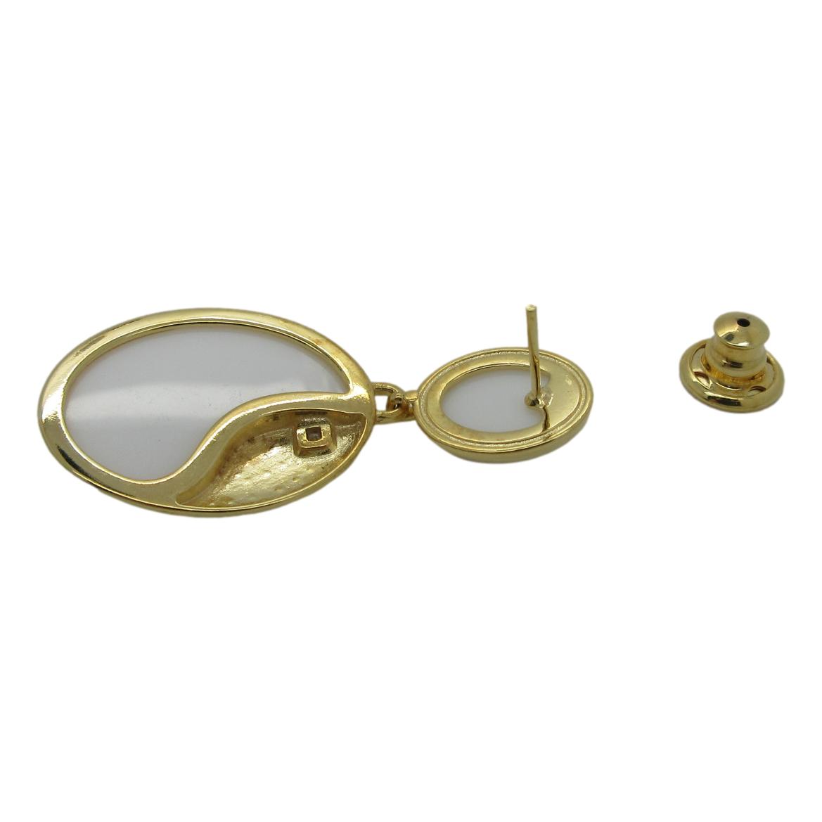 <i> White Agate Drop Earrings</i><br>Made in Brazil<br>