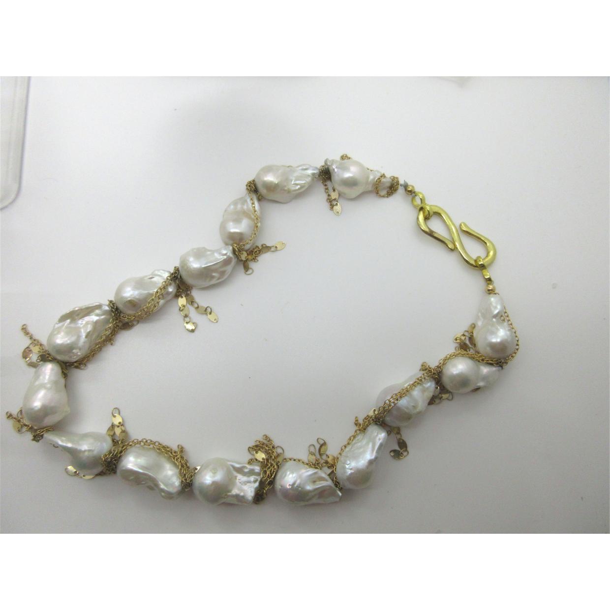 <i>Baroque Pearl and Chain Necklace<i/>
