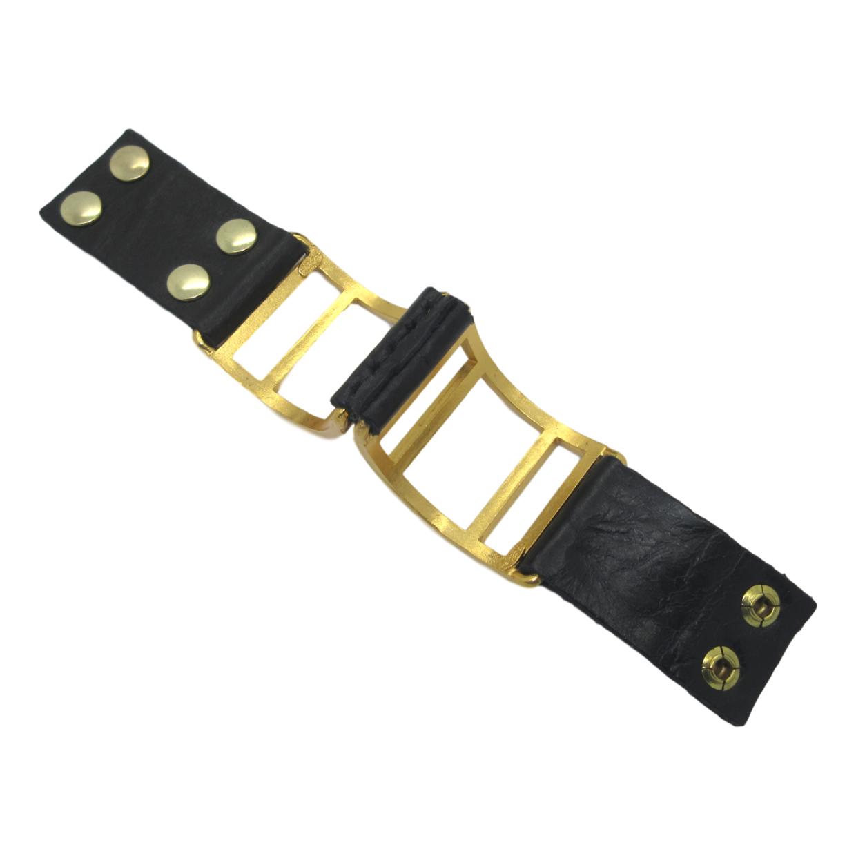 <i>Distressed Leather Bracelet</i>