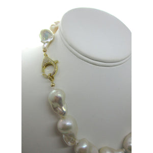 <i>Baroque Pearl Necklace<i/>