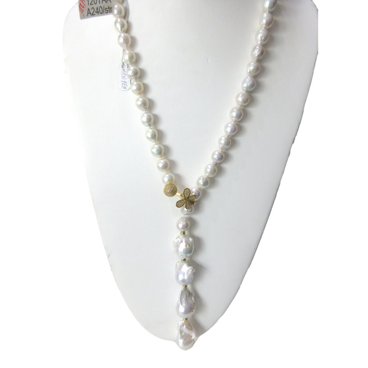 <i>Butterfly Pearl Lariat</i>