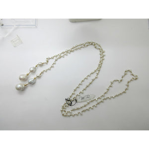 <i>Dainty Pearl Lariat</i>