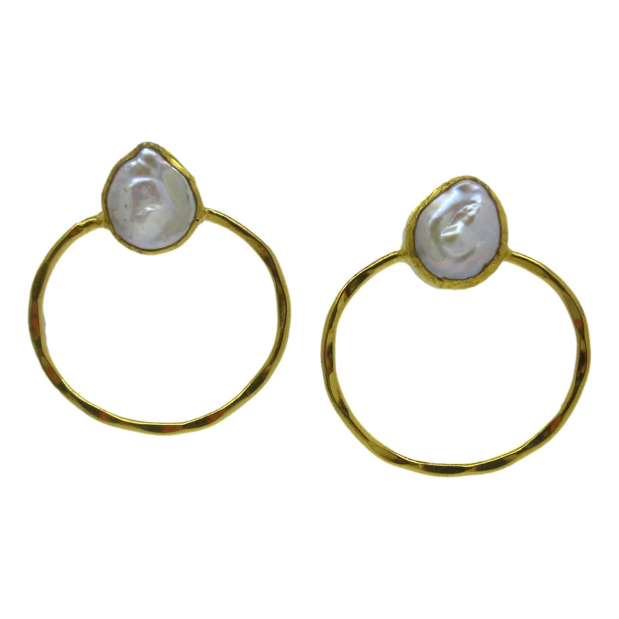 <i>Freshwater Pearl and Circle Earrings</i>