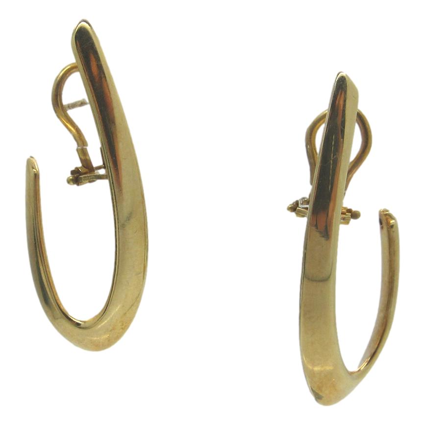 <i>Curved Hoop Earrings</i><br>Made in Italy<br>