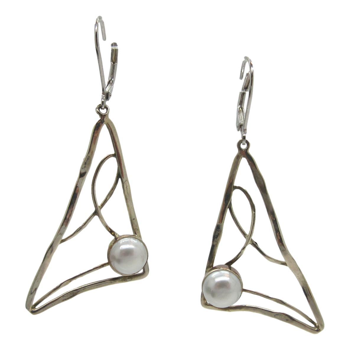 <i>Triangle Freshwater Pearl Earrings</i>