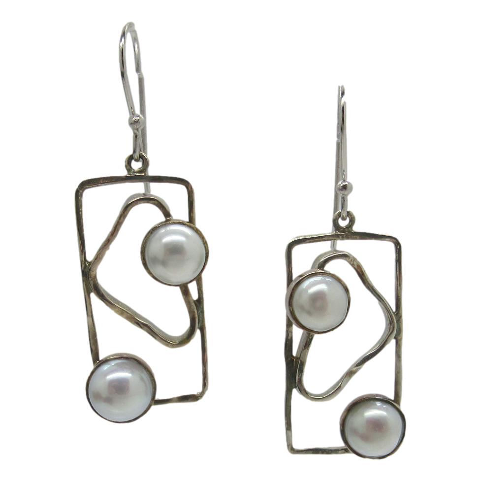 <i>Rectangular Freshwater Pearl Earrings</i>