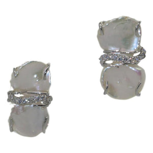 <i>Keshi Pearl Clip Earrings</i><br>2 color options<br><br>Made in Italy<br>