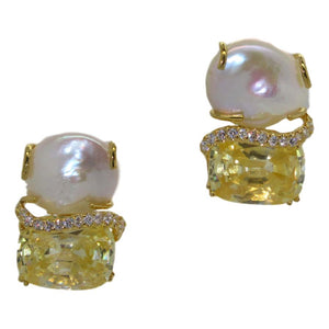 <i>Keshi Pearl & Color Earrings</i><br>2 color options<br><br>Made in Italy<br>