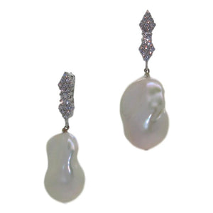 <i>Elegant Pearl Drop Earrings</i>
